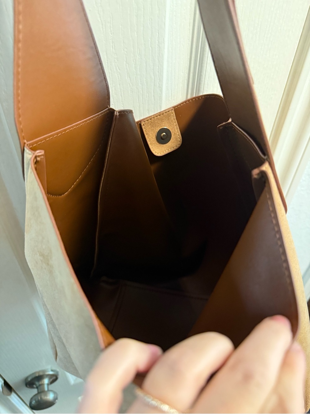 Bucket Shoulder Bag - Picture 4 of 6